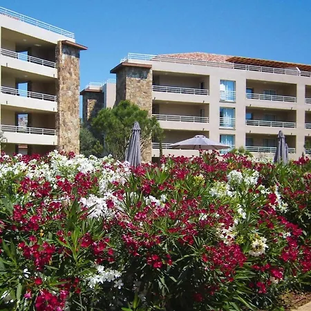 Salina Bay, Vecchio, Pool Side