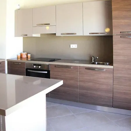 Salina Bay, Vecchio, Pool Side Apartment *